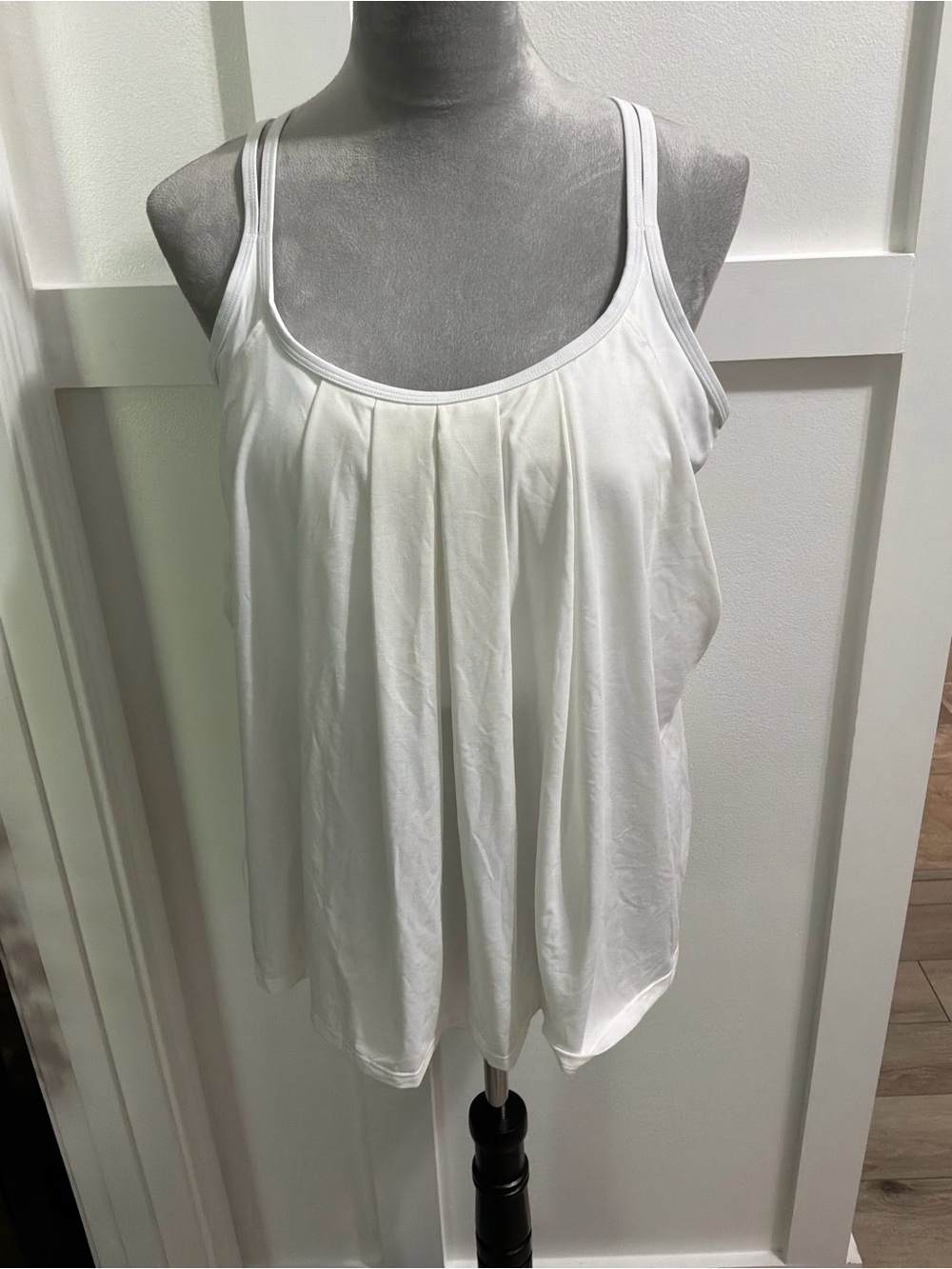 HALARA White Pleated Scoop Tank Top